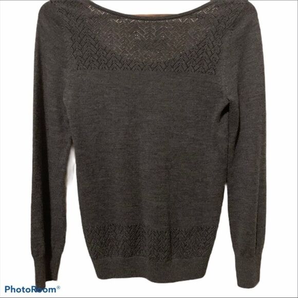 Gray scoop neck lightweight sweater with lace crochet detail - Picture 2 of 4